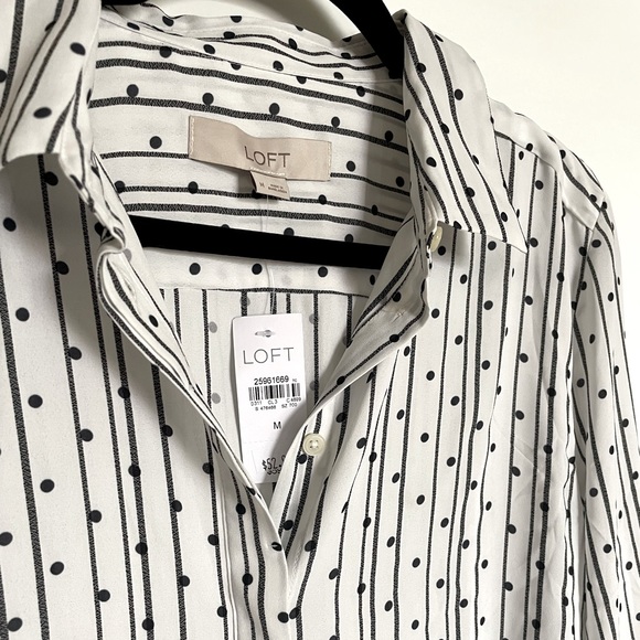 LOFT Black & White Patterned Blouse (Size M) - Picture 3 of 5